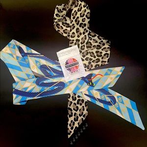 Wristpop bands - two bands with attachment accessories.  Almost New!